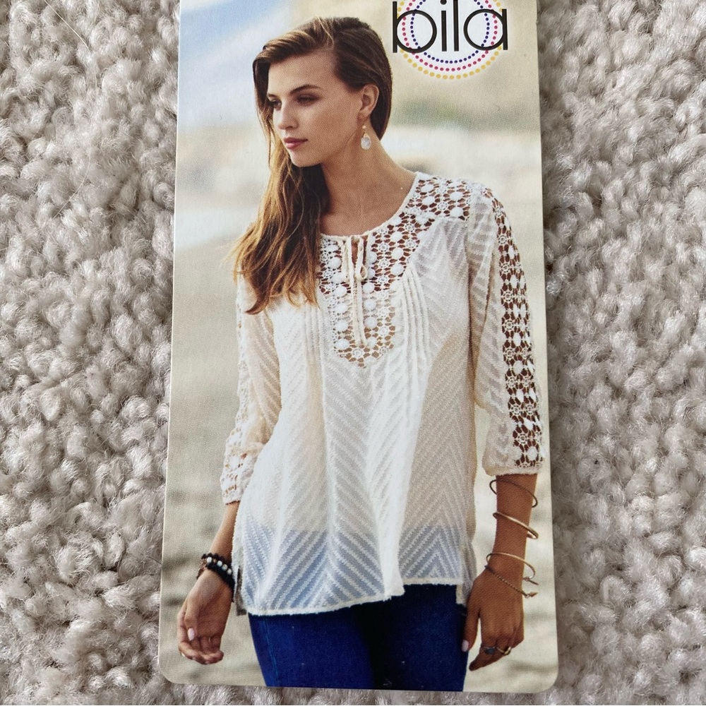Bila Women’s 3/4 Puffed Sleeve Crochet Tunic Top